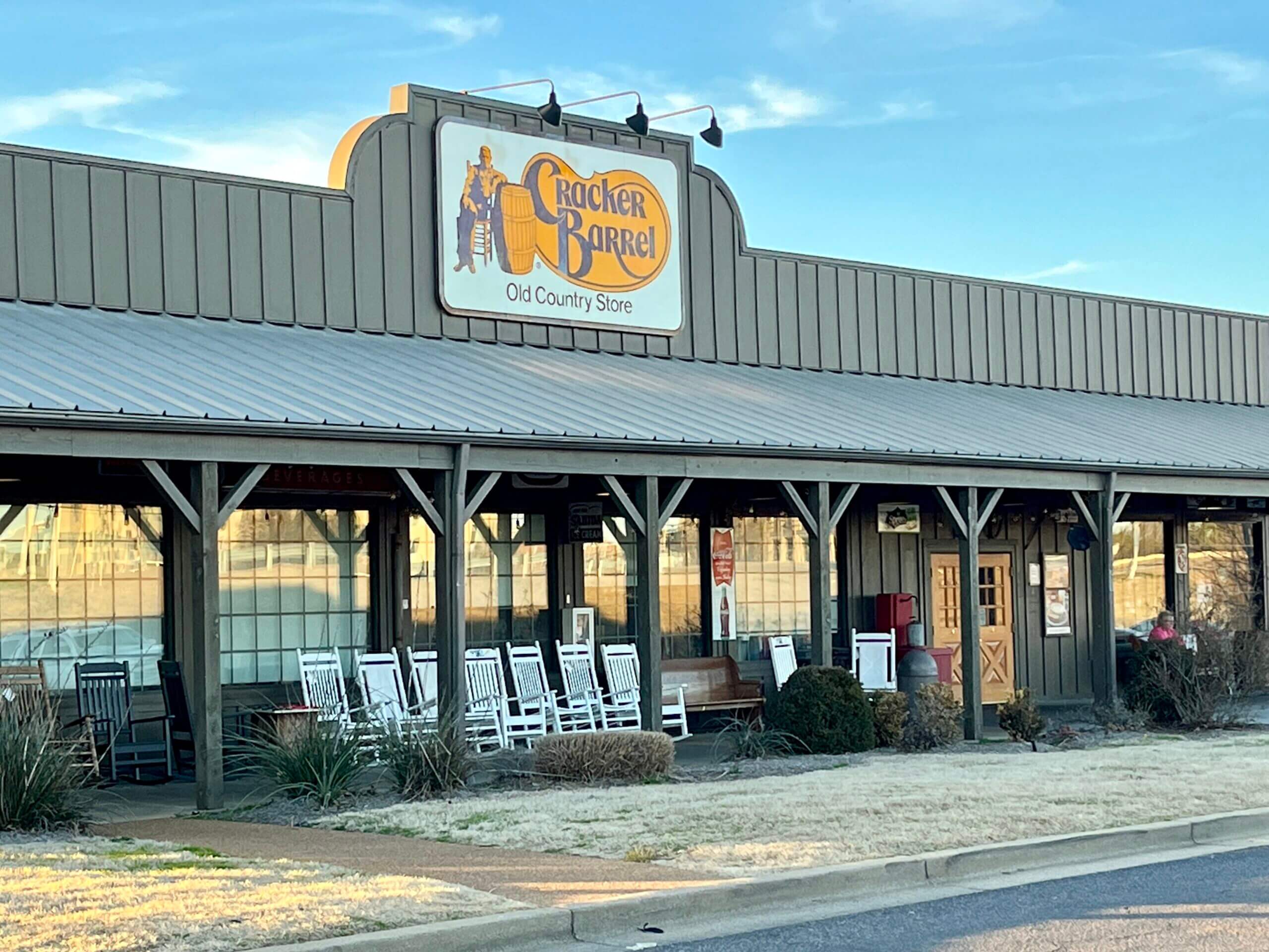 cracker barrel restaurant