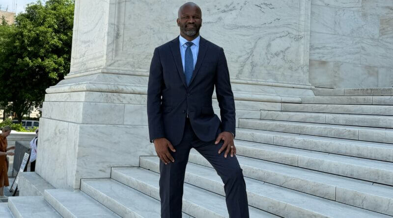 Pinkins sworn into U.S. Supreme Court Bar