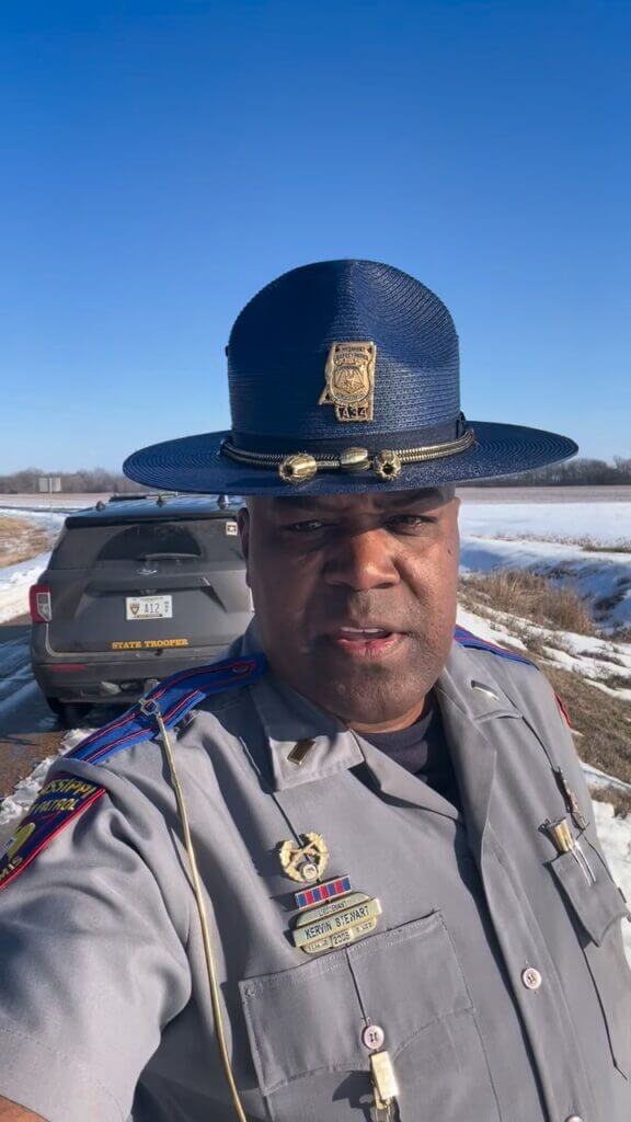 Lt. Stewart reports icy roads on MS 322 at Coahoma-Quittman county line