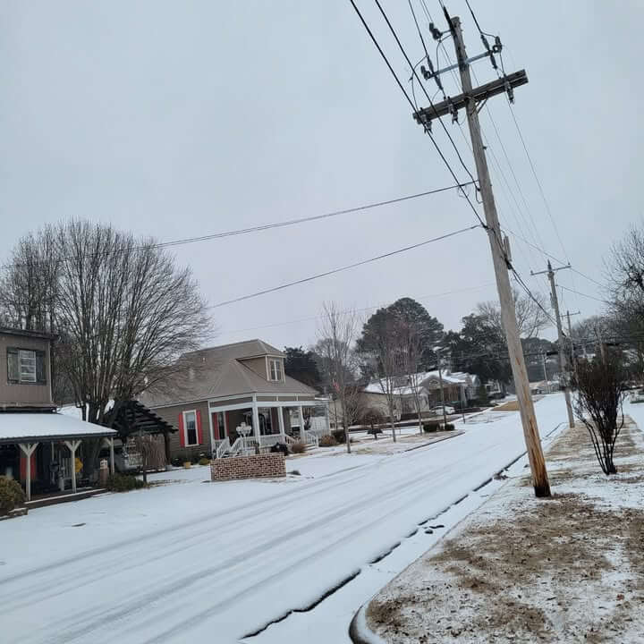 Corinth police post photos as streets become treacherous