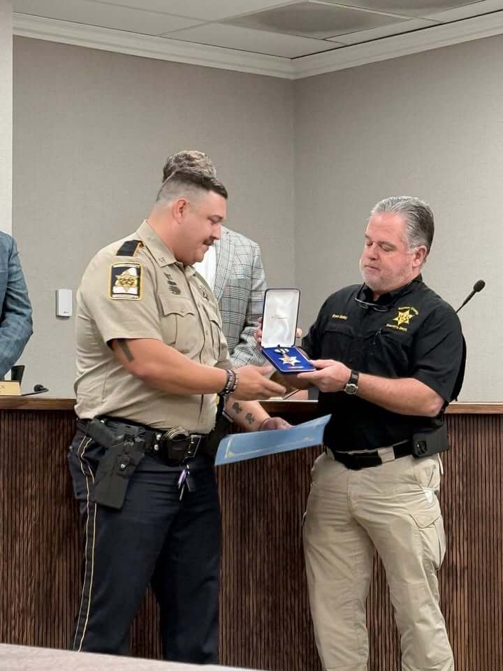 Rankin County deputy receives lifesaving award for firearm accident response