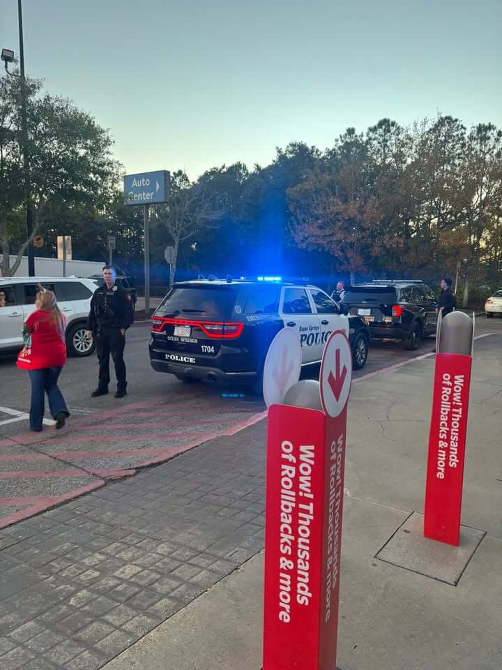 Ocean Springs Police Department Participates in Holiday 'Shop with a Cop' Event