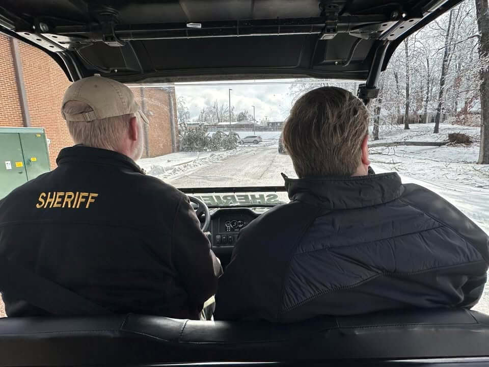 Reeves visits Tippah County, praises responders after severe winter storm