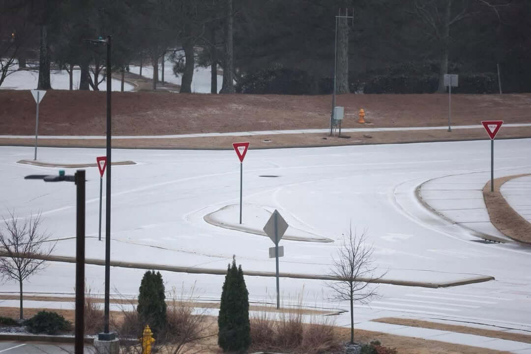 Dispatch urges public to use live feeds amid winter road conditions ...