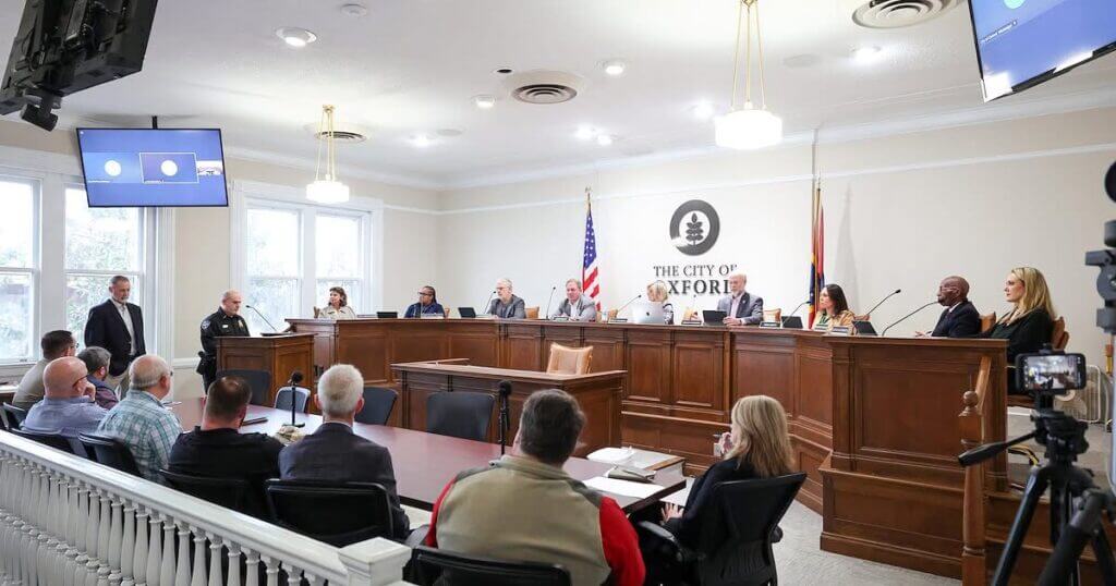 Lt. Mark Hodges receives honor at Board of Aldermen meeting