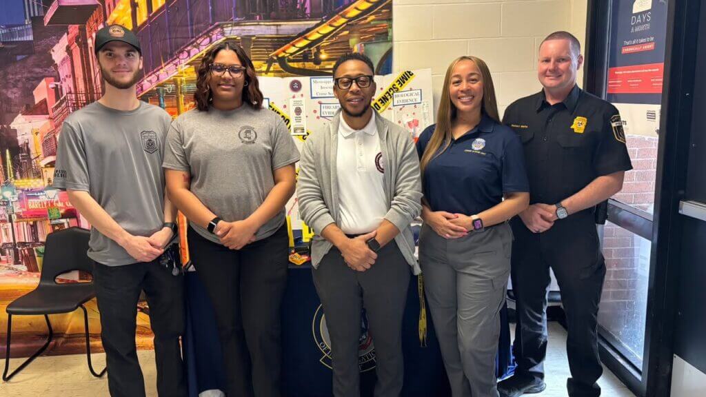 Mississippi investigators promote forensics careers at Yazoo City fair