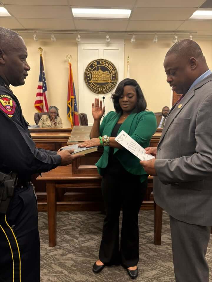 Vicksburg Police welcome two new officers