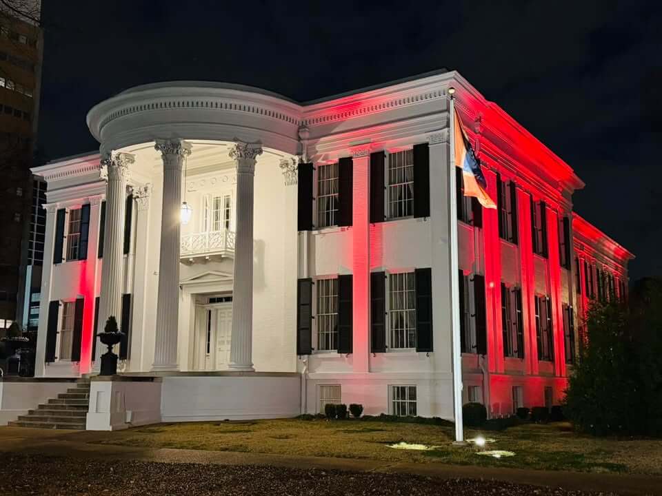Mississippi mansion lights red for American Heart Month