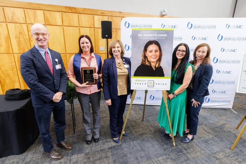 Simino wins Regions Bank TEACH Prize, donates $10,000 to department