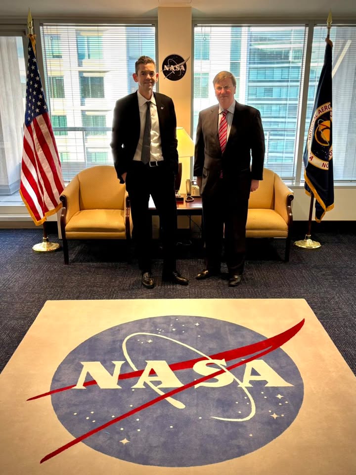 Reeves meets Administrator Jared Isaacman at NASA, discusses Stennis partnership