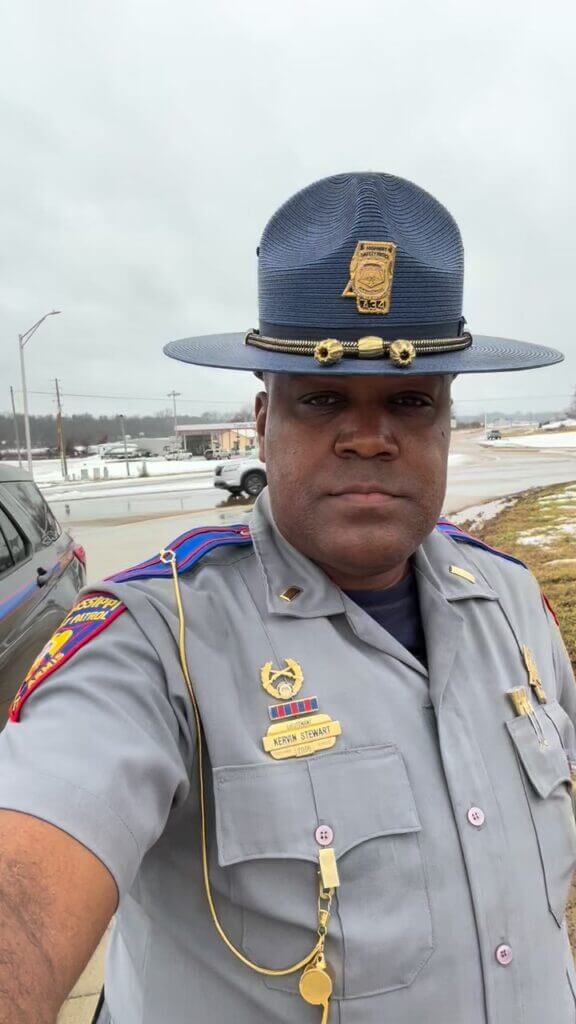 Benton County lieutenant urges caution as rain slickens roads