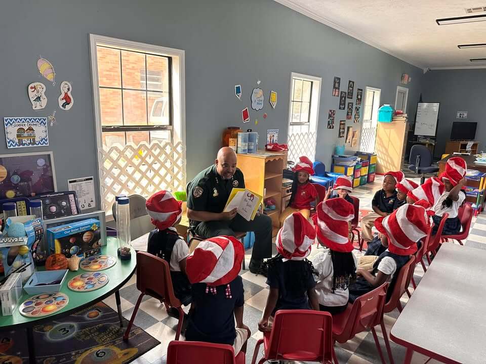 Pike County chief deputy reads to McComb students for Read Across America