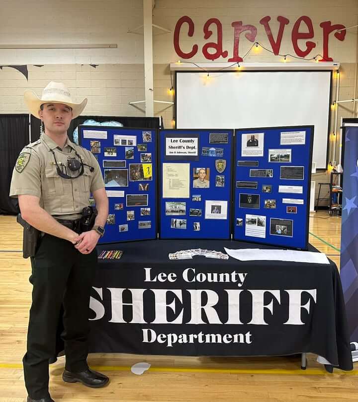 Lee County deputy visits Carver Elementary career expo