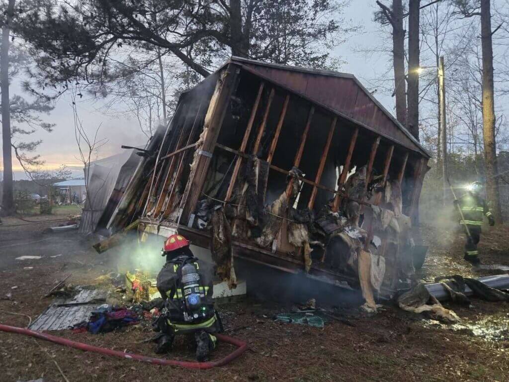 Burning leaves spreads, destroys trailer in Macedonia