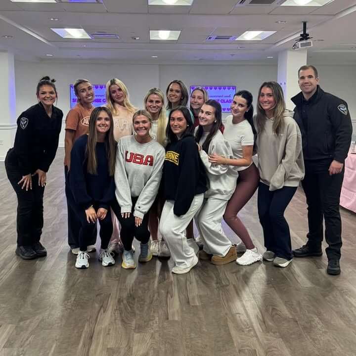 Oxford police teach women's self-defense at Alpha Phi