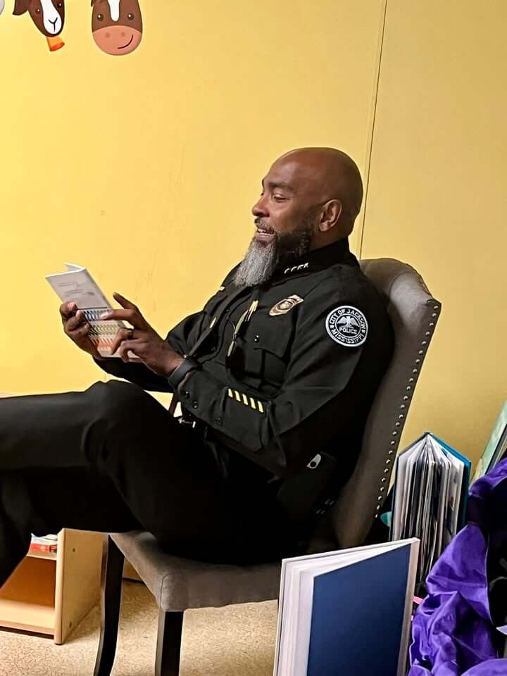 Jackson police chief reads to students during Read Across America Week