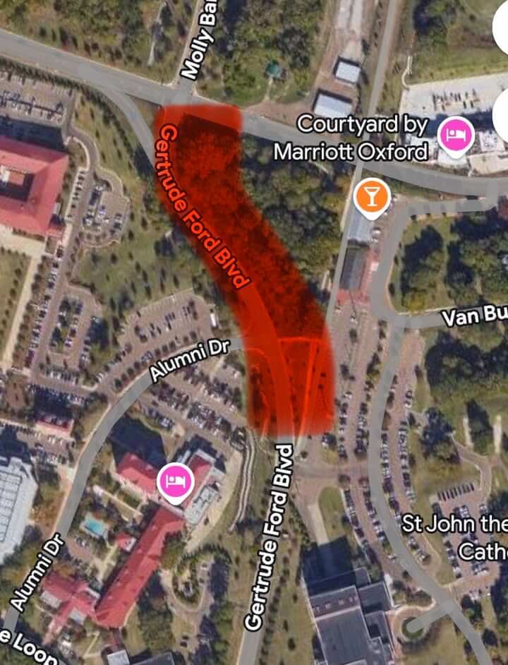 Debris contractors close northbound lane on Gertrude Ford