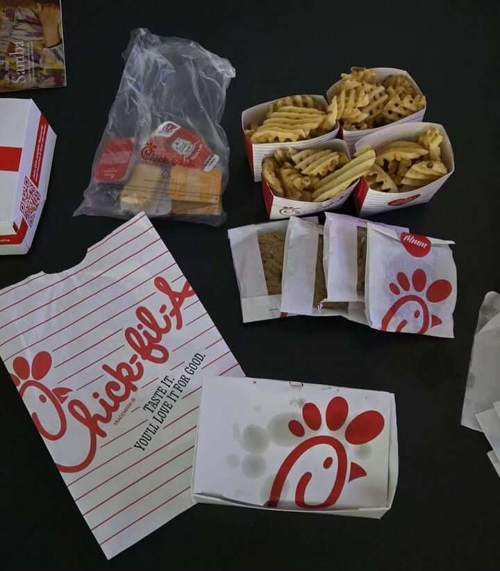 Rankin County thanks dispatchers with donated meals