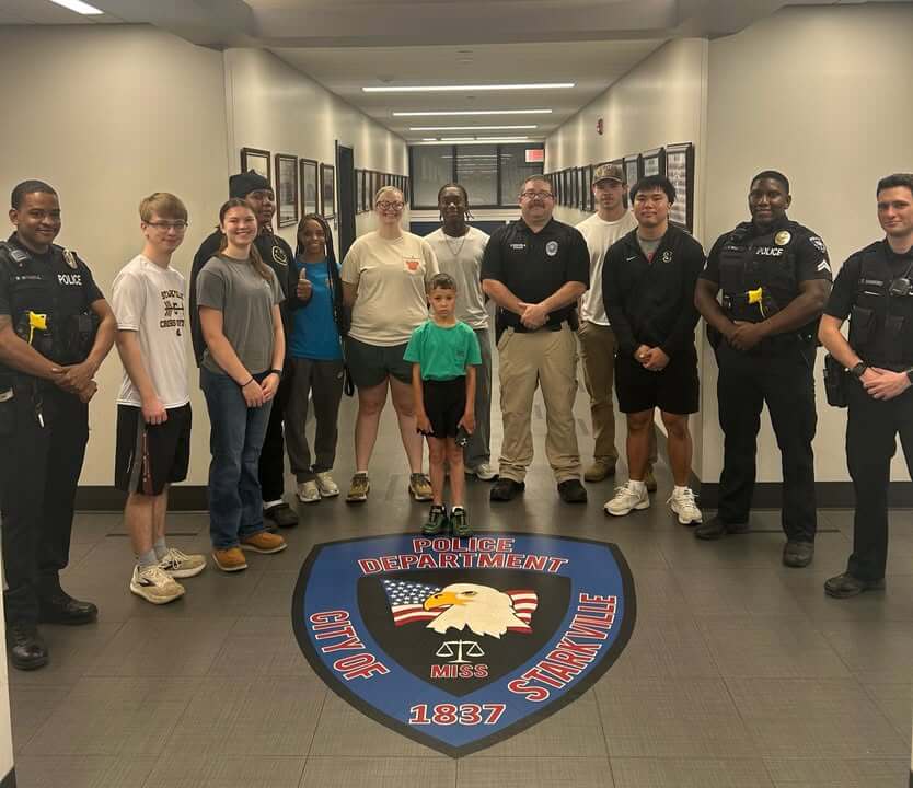 Starkville police thank students for Community Service Day