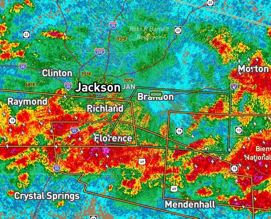 Severe thunderstorm moves east near Star, Florence