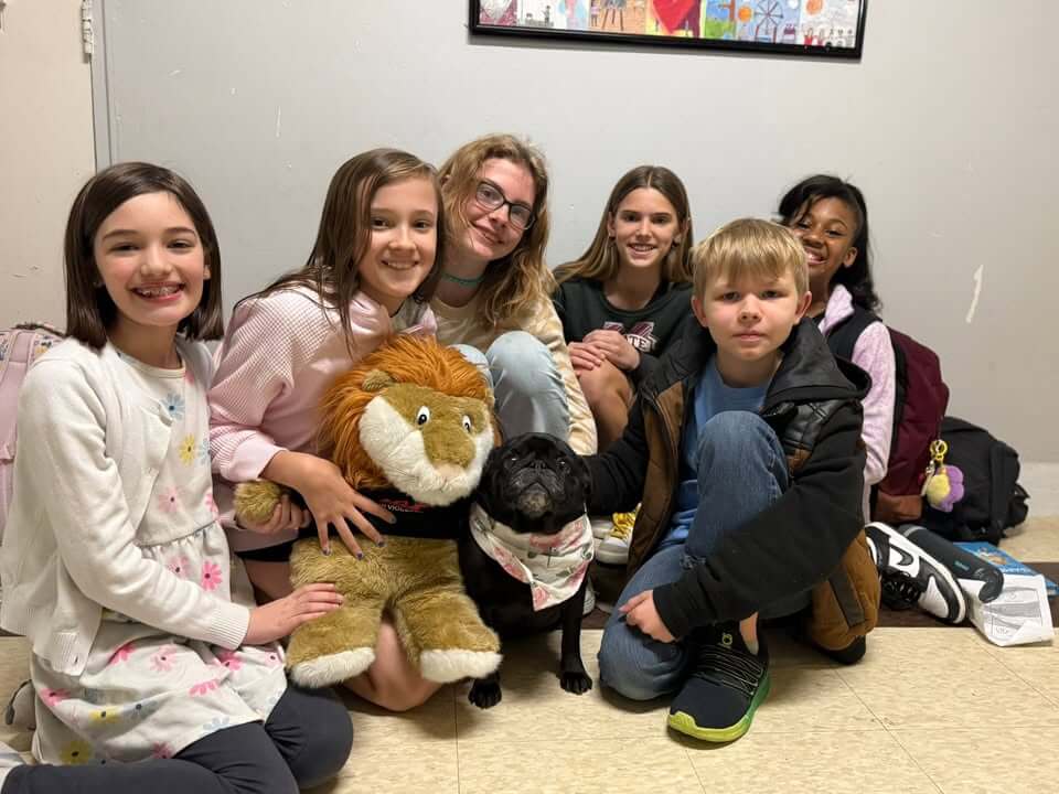Starkville police reunite best friends during 5th-grade D.A.R.E. visit