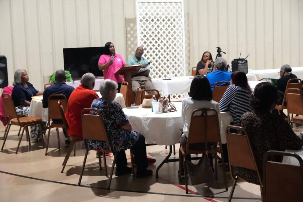 Officials address Brookleigh residents at HOA meeting