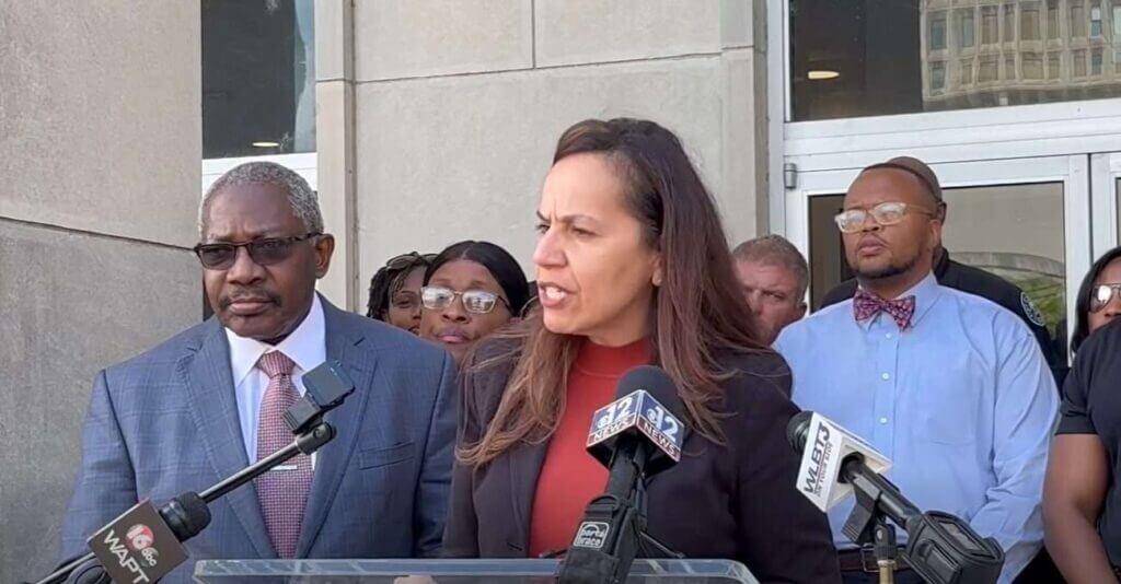Horhn defends police chief contract, cites private funding option