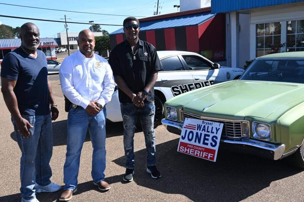 Pike County sheriff's office supports Southern Mississippi Titans parade