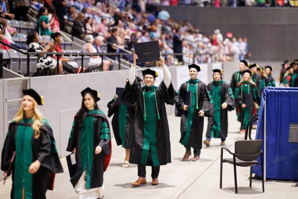 Nearly 1,000 graduate at UMMC 70th commencement