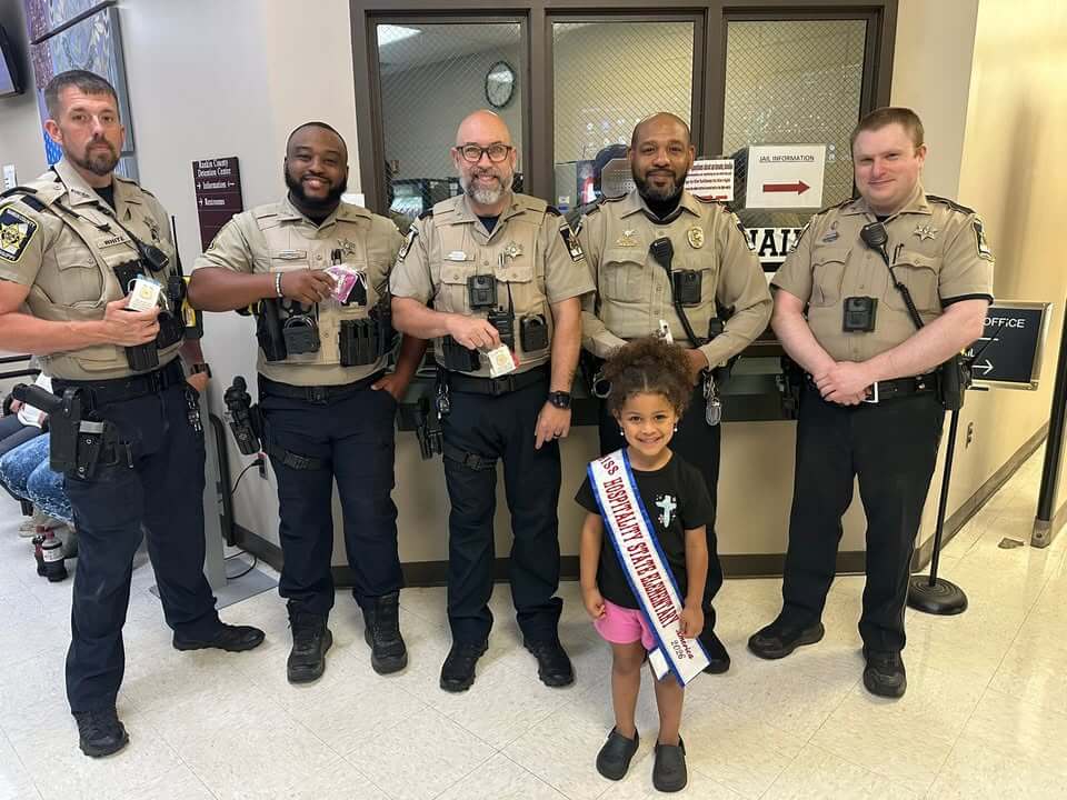 Miss Hospitality visits Rankin County deputies, presents 'Hero Hug' pins