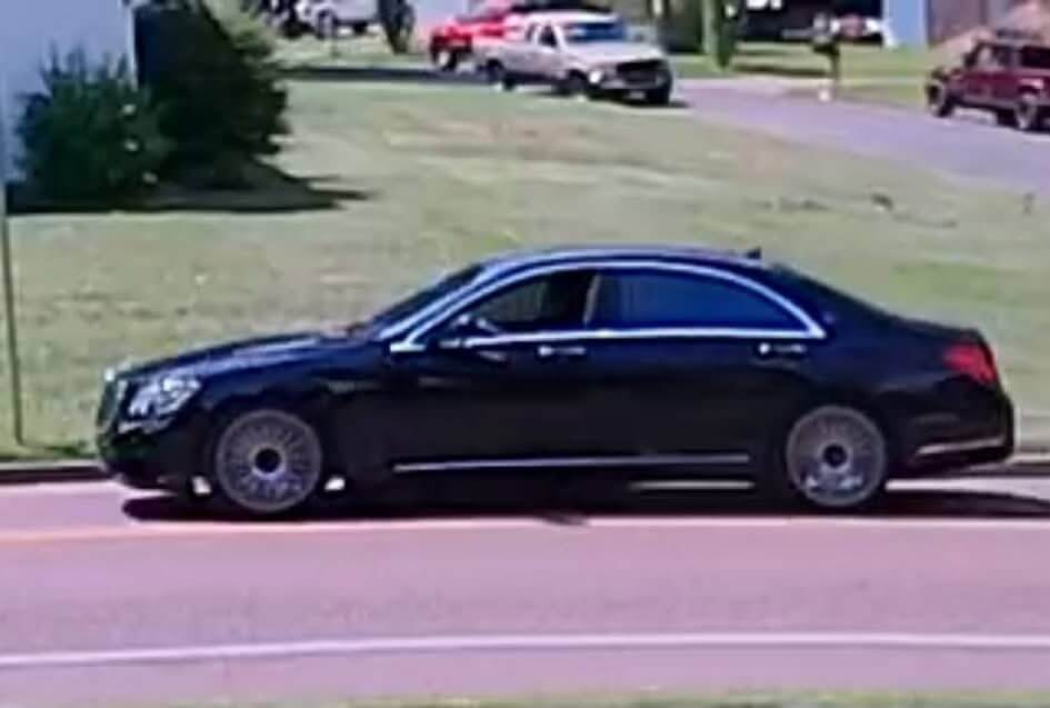 Southaven police seek Mercedes in hit-and-run that struck 9-year-old