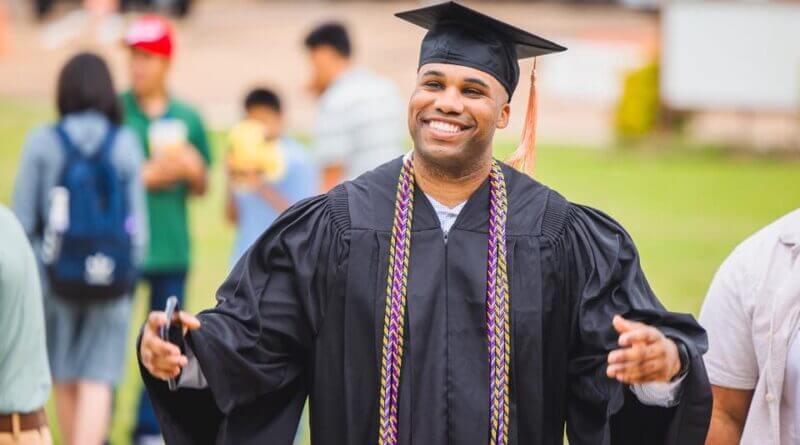 UMMC recognizes 992 graduates at 70th commencement
