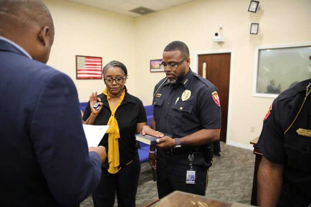 Vicksburg police welcome back two officers