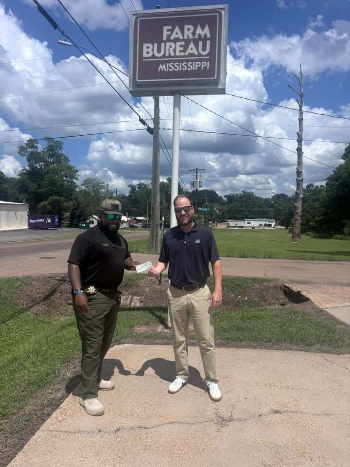 Scott County Sheriff's Office thanks donor for equipment