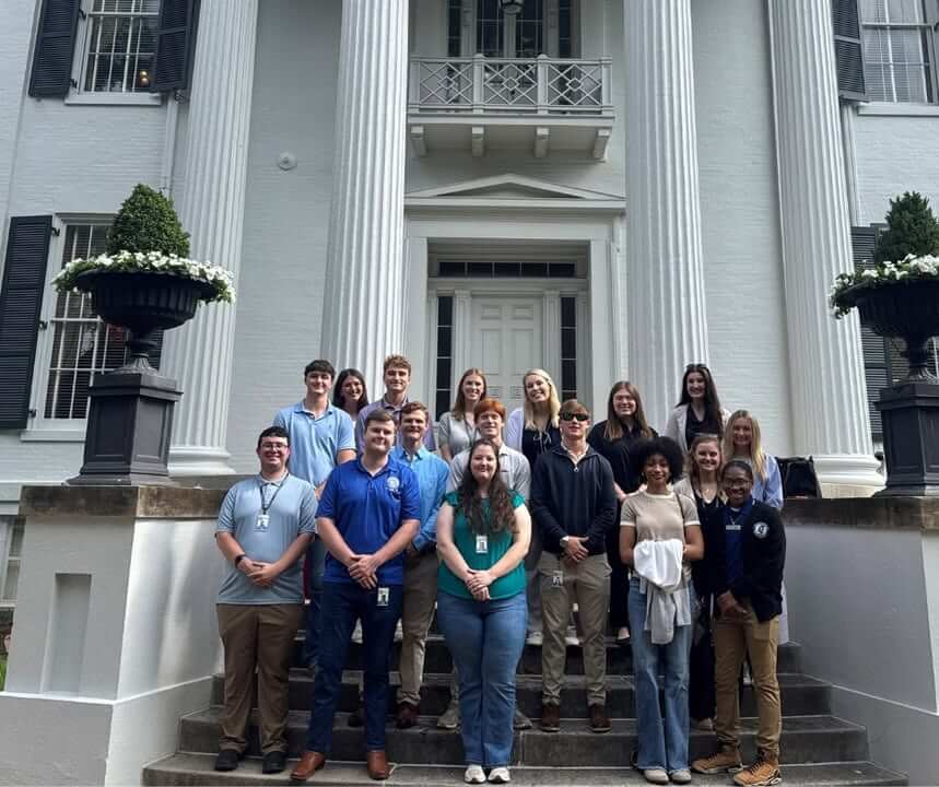 Interns tour Governor’s Mansion in downtown Jackson