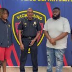 Officials honor man who aided shooting victim Officials honor man who aided shooting victim