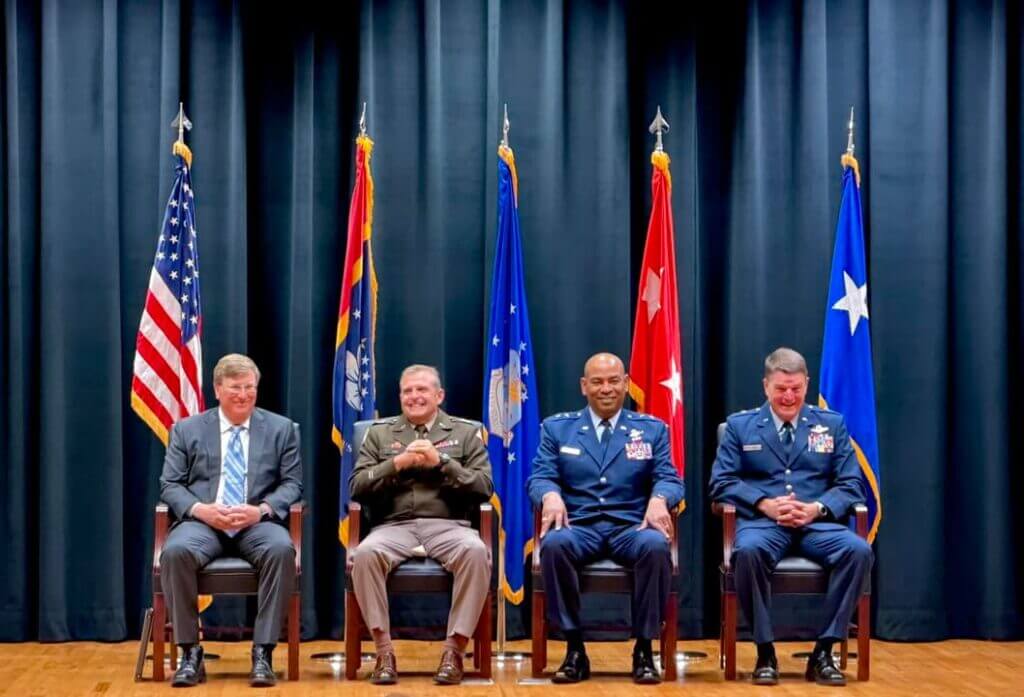 Reeves honors new Mississippi Air National Guard commander