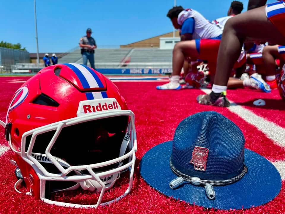 Mississippi DPS meets Pascagoula football team to discuss leadership