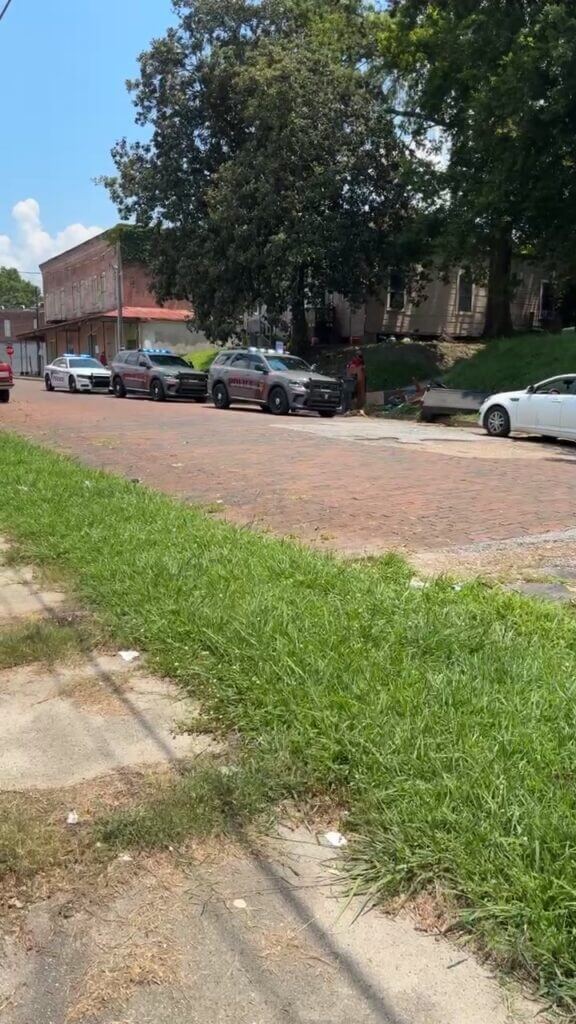 Vicksburg police work scene of shooting on Locust Street
