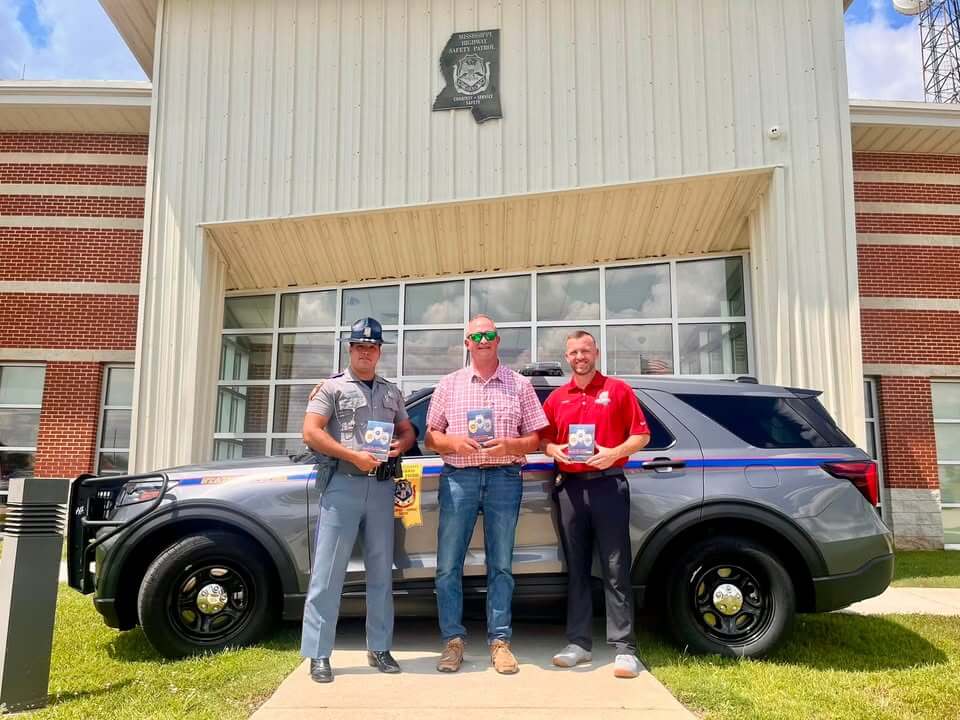 Mississippi DPS chaplain program receives First Responder Bible donation