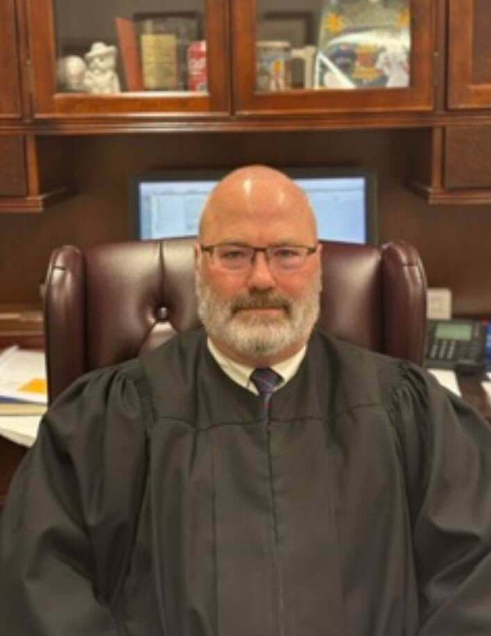 Reeves appoints Craig Treadway to 21st Circuit Court, reopens qualifying