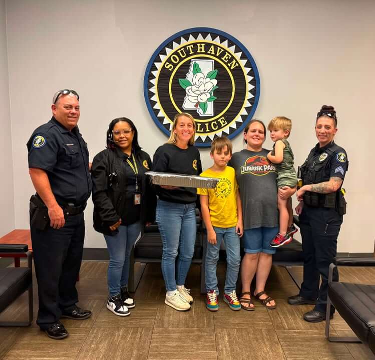 Baird family brings cupcakes to organization