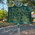 Post calls Elvis’ original home “history right here” b74d68b3a0accdbbc7d94888