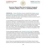 Tate Reeves receives inaugural Hunt Institute leadership award d798cc4f1aeedf11c68760f1